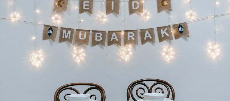 كيف تتعامل مع مشاعر الغربة في العيد؟