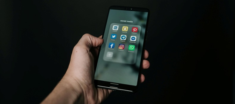 قوة السوشيال ميديا في الأزمات الإنسانية الحالية