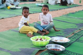 وجبات ساخنة في السودان