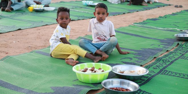 وجبات ساخنة في السودان