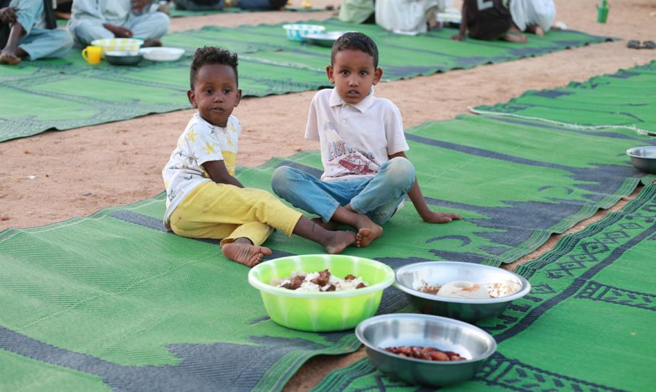 وجبات ساخنة في السودان