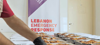 وجبات عائلية ساخنة للأسر المتضررة من الحرب في لبنان