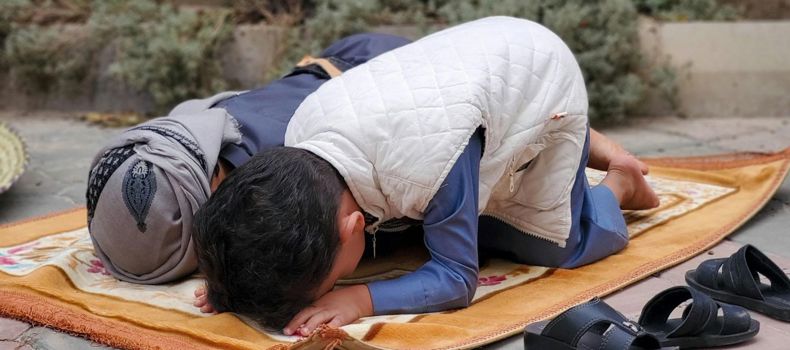 ما أفضل طرق تشجيع الأطفال على الصلاة في رمضان؟