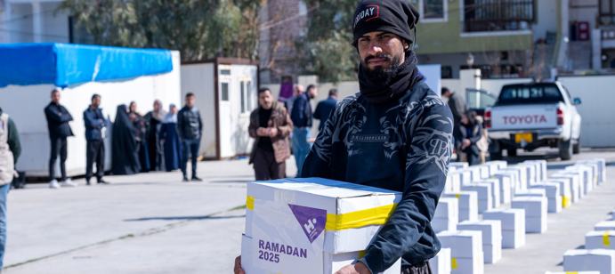 في الرابع من رمضان، وزعنا 195 طردًا غذائيًا على الأسر المحتاجة في أربيل، العراق، بفضل تبرعاتكم، لضمان وجبات مغذية خلال الشهر الكريم.