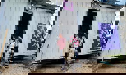 بيوت مؤقتة لأهلنا في غزة