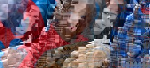 من أجل كل إنسان