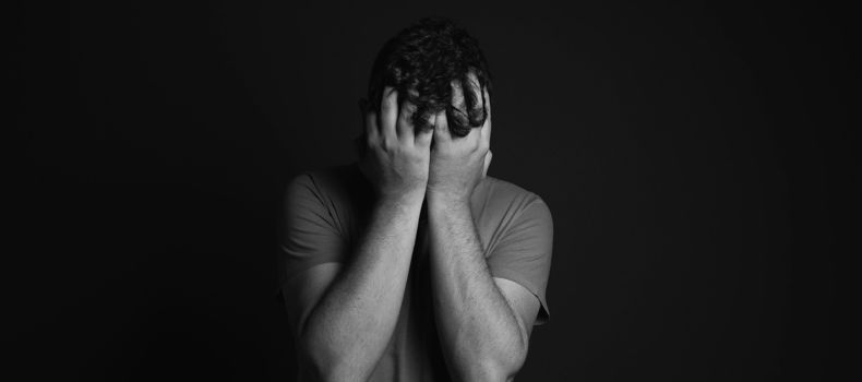 الأثار النفسية للأخبار الإنسانية المؤلمة على المتابعين