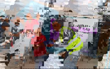 وجبات ساخنة لأهلنا في غزة