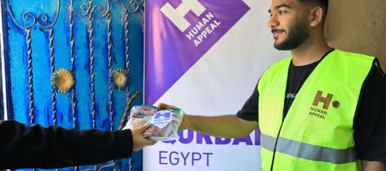 في المجتمعات المضيفة: دعم الأسر واللاجئين معًا