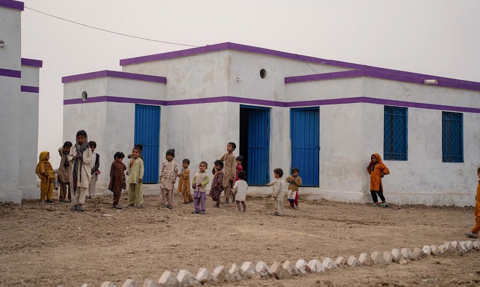 منازل للناجين من فيضانات باكستان