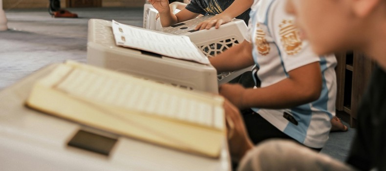 متى نبدأ بتعليم الأطفال الصلاة والقرآن؟