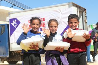 إفطار وسحور للصائمين العائدين لسوريا