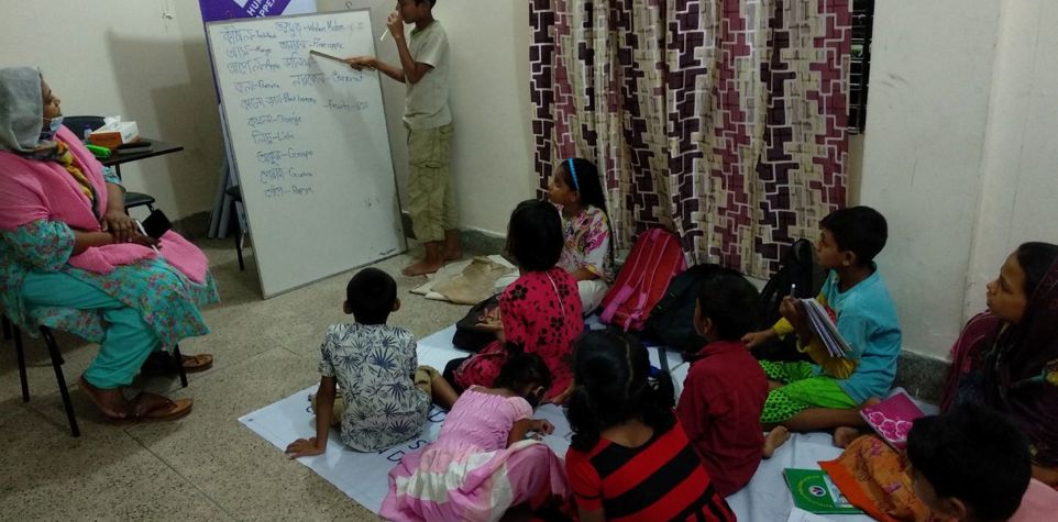 إعادتهم إلى مقاعد الدراسة وتنمية مهاراتهم لبناء مستقبل مشرق