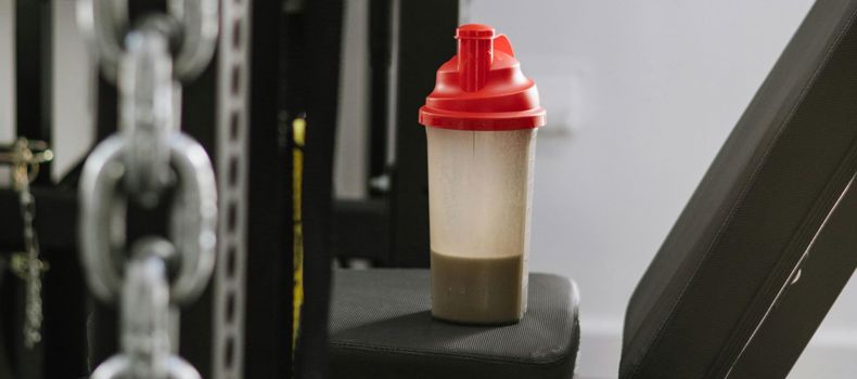 هل البروتينات والمكملات الرياضية مناسبة في رمضان؟