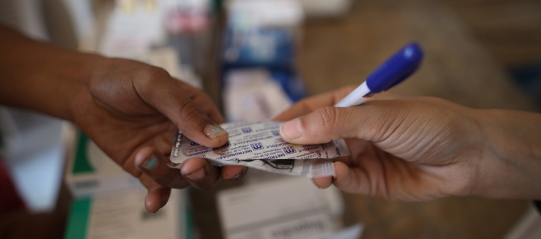 كيف يتحول نقص الأدوية إلى خطر على حياة المرضى؟