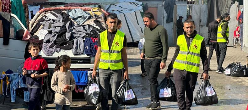 كيف تساعد المساعدات الإنسانية في تلبية الاحتياجات المتغيرة للنازحين؟