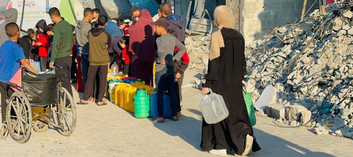 في 3 ديسمبر في شمال غزة، بدعم كريم من Forgotten Women. تم توزيع 100,000 لتر من المياه في مسجد موسى، دوار أبو علي، شارع السحطي، أرض بيكر، مسجد الطبيعة، برج القدس، مسجد اليارموك، ساحة الصحابة، وشارع الجرجاوي في شمال، غرب وشرق غزة، حيث استفاد منها 10,000 فرد و 2,000 عائلة نازحة.