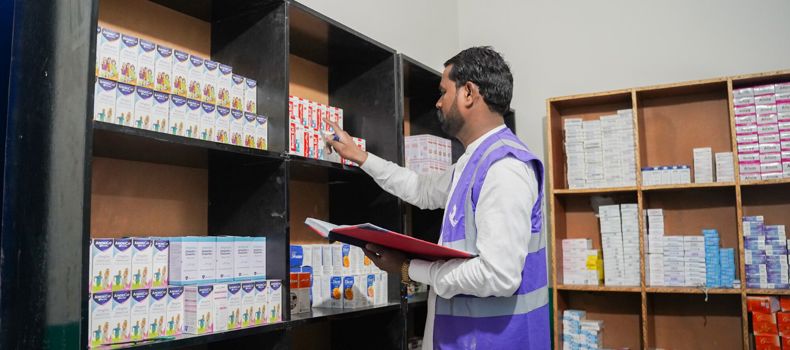ما أهمية توفير الأدوية والمستلزمات الطبية؟