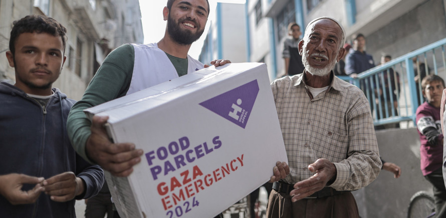  طرود غذائية لغزة