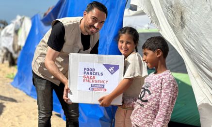 طرود غذائية لغزة