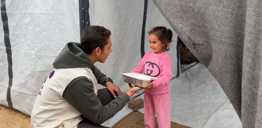 وجبات ساخنة لغزة