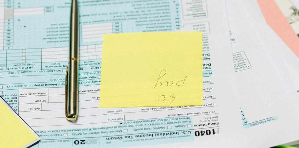 خصم الديون المستحقة