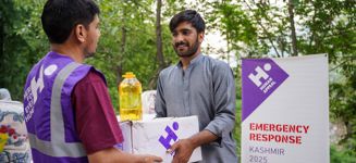 طرود رمضانية للاجئي الروهينجا