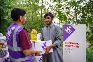 طرود رمضانية للاجئي الروهينجا