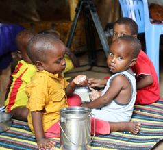 علاج أطفال الصومال