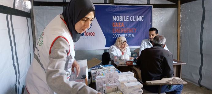 في 9 ديسمبر، قدم فريق مخصص من المتطوعين من المتخصصين في الرعاية الصحية فحوصات طبية شاملة وعلاجًا وأدوية لـ 66 فردًا يعانون من الأزمات المستمرة. 